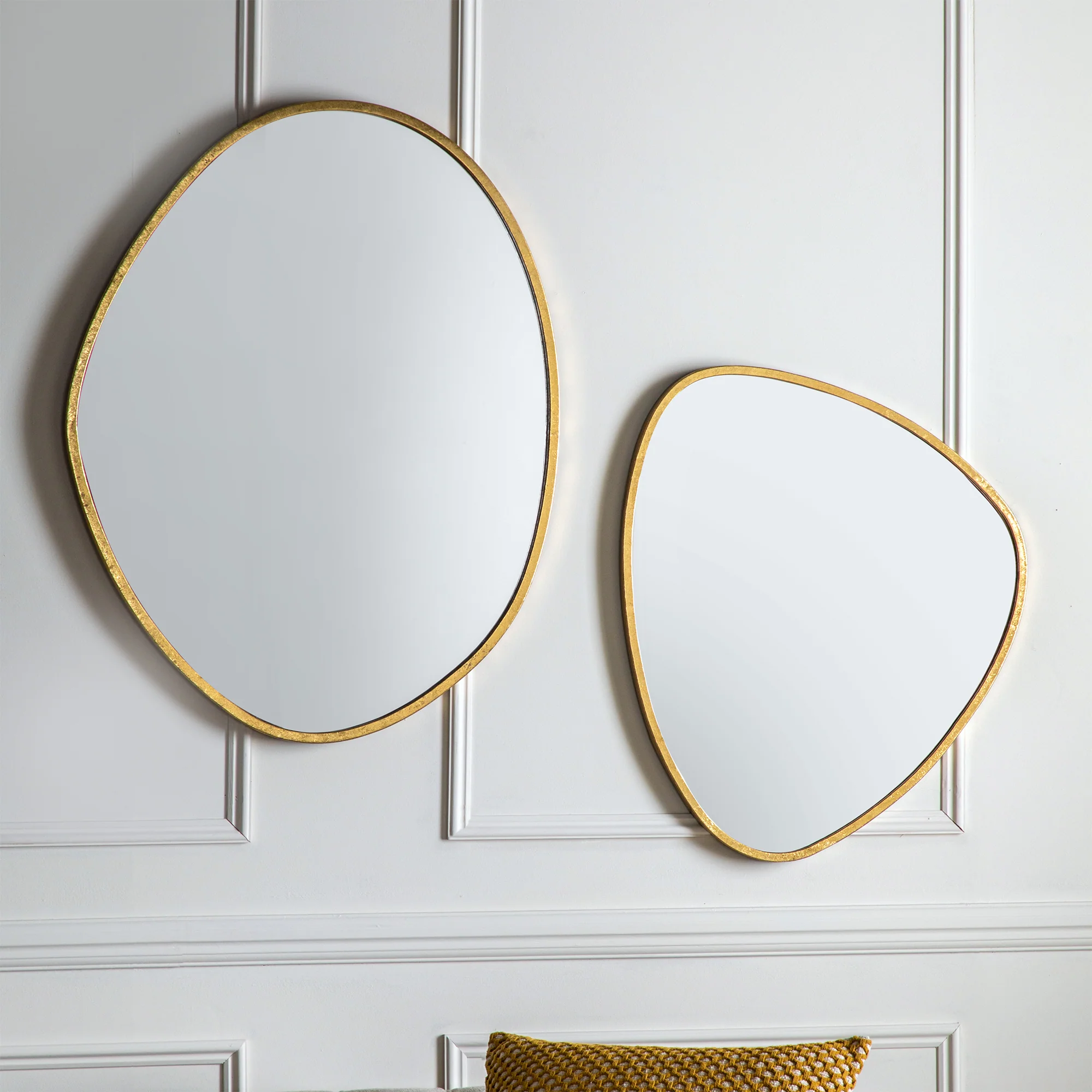 Livia - Gold Wall Mirror, Large - Image 3
